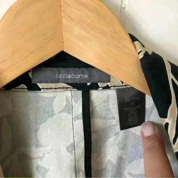 Liz Claiborne Lightweight Floral Printed Cotton Jacket Size 12 P - Picture 3 of 12